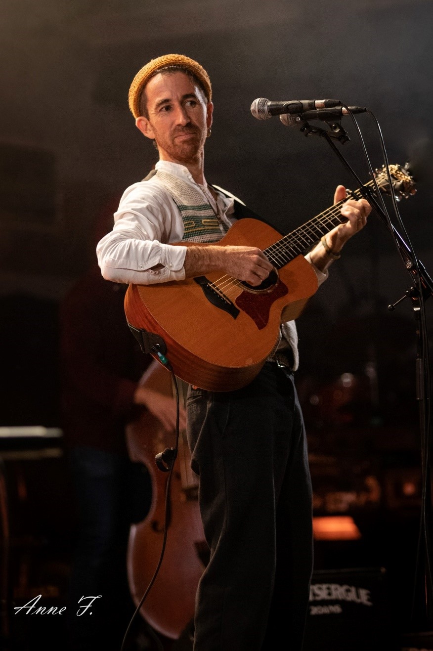 Renaud R, « Les chemins du cœur »
